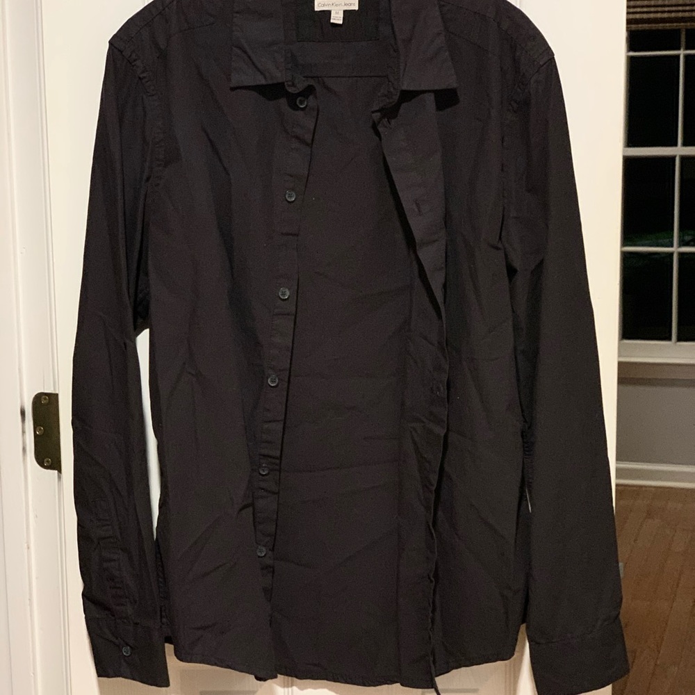 Calvin Klein Men’s button down cotton with sheen finish size M
